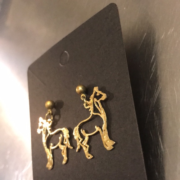 5/$15 Horse earrings dangle gold tone - Picture 2 of 5